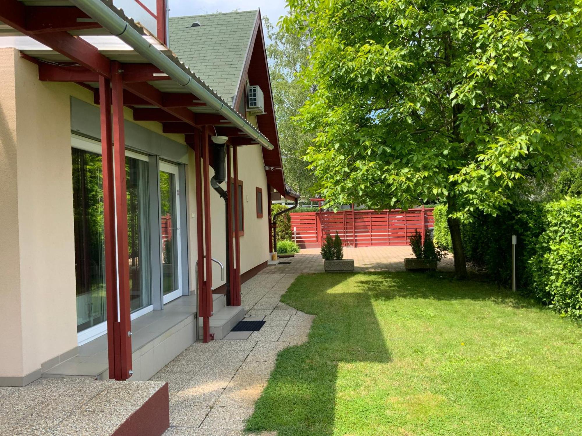 Gosy Apartmanok Siofok Exterior photo